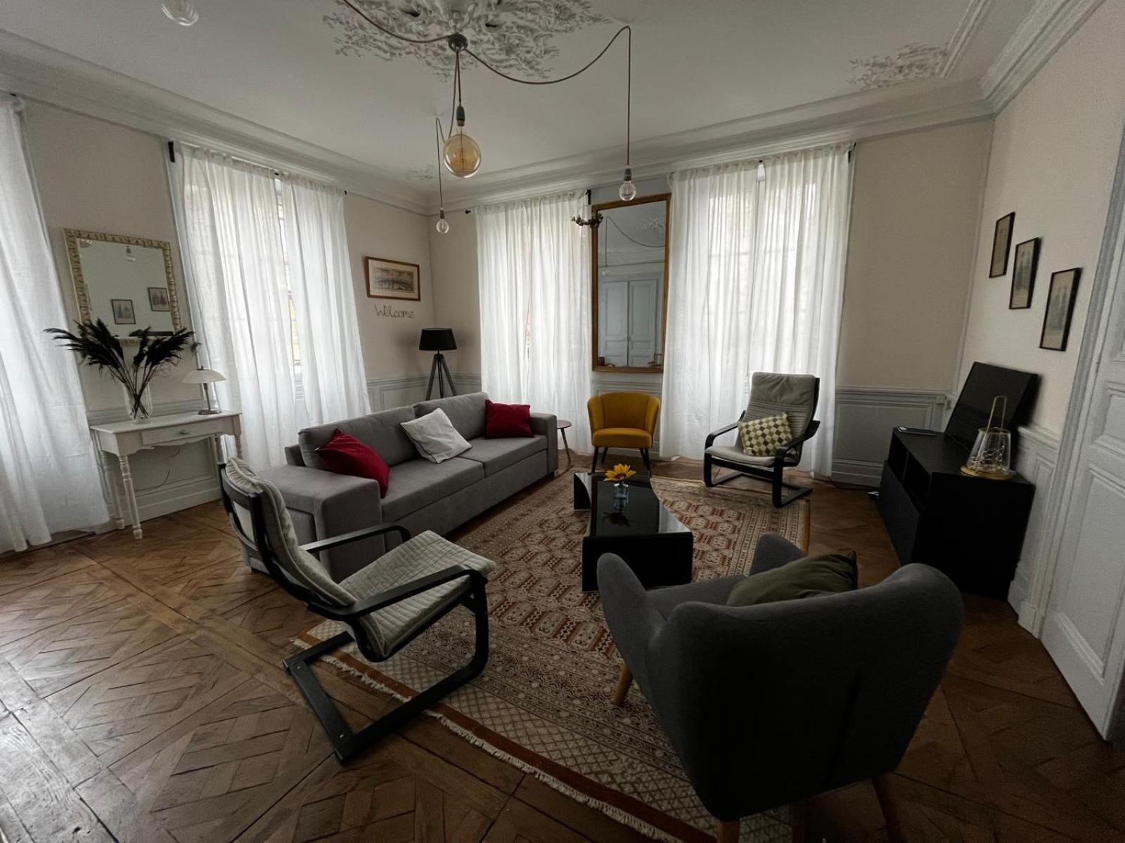 La Villa Louana 1 Appartement 160M2 Sobriete,Elegance En Coeur De Ville Aubusson  Exterior foto